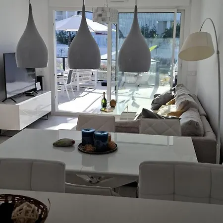 Deluxe With Garden And Sea View Appartement *