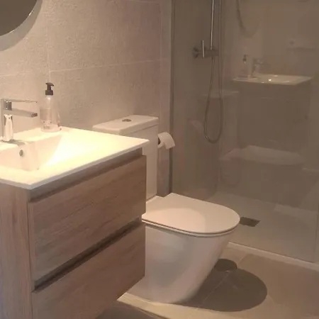 Appartement Deluxe With Garden And Sea View