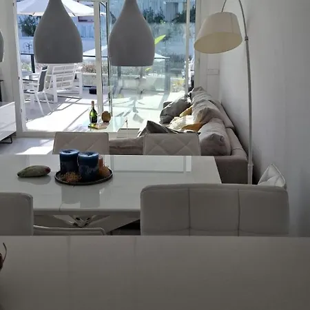 Appartement Deluxe With Garden And Sea View