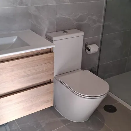 Deluxe With Garden And Sea View Apartament *