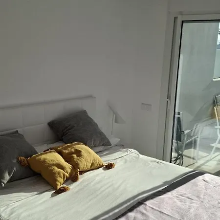Deluxe With Garden And Sea View