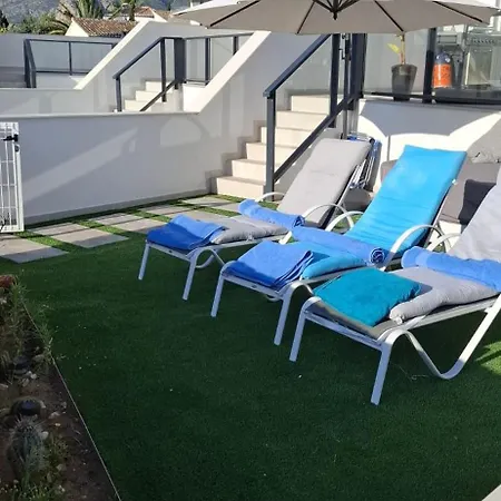 Deluxe With Garden And Sea View