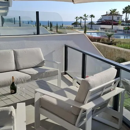 Deluxe With Garden And Sea View Apartament